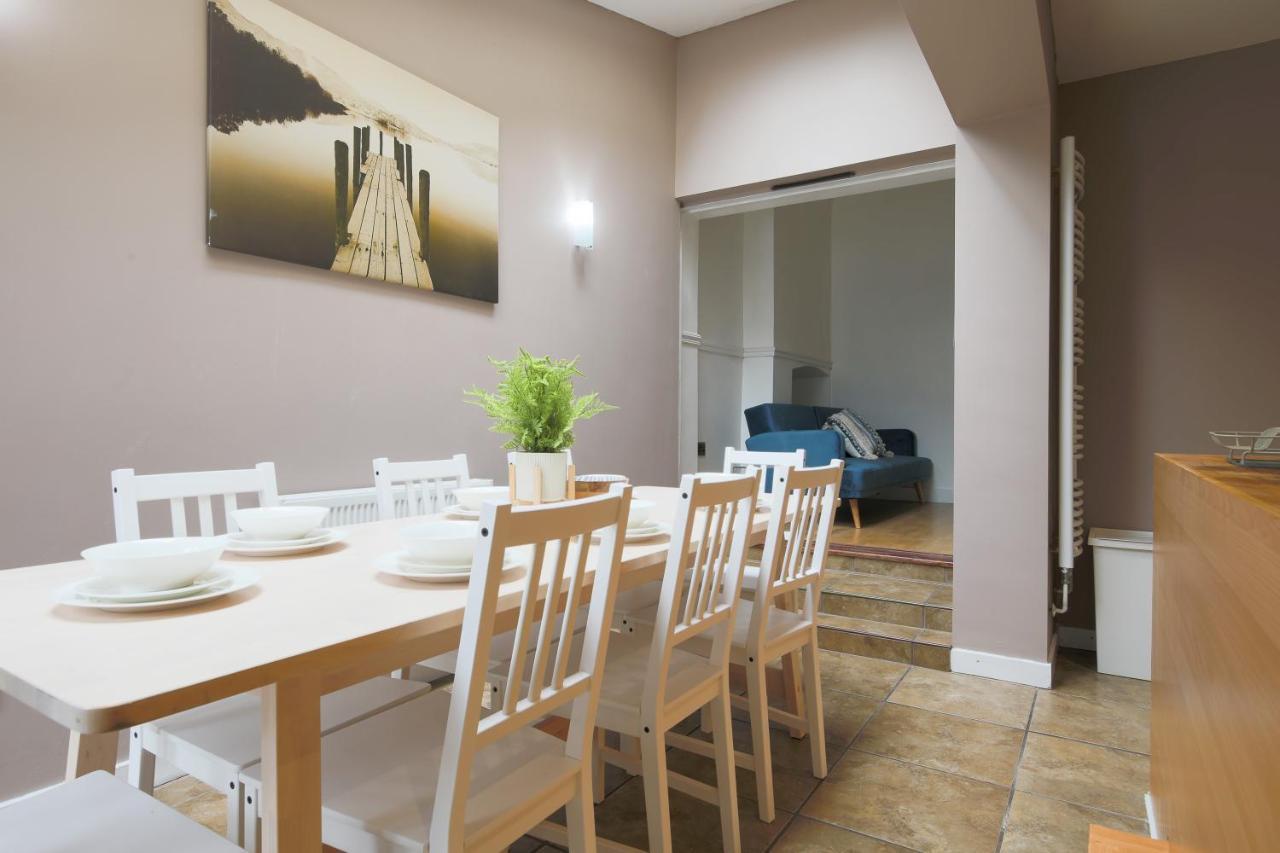 كارديف Spacious 4 Bedroom House- Walking Distance To City Centre & Great Backyard المظهر الخارجي الصورة